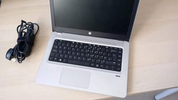 s-l1600 (1) HP ProBook 440 G4 i3-7100U @ 2.4GHz 8GB DDR4 240GB SSD