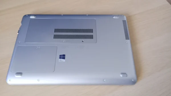 s-l1600 HP ProBook 440 G4 i3-7100U @ 2.4GHz 8GB DDR4 240GB SSD